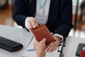 מקבלים דרכון פולני